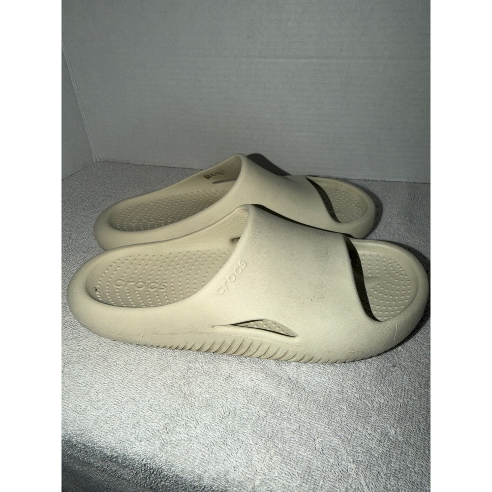Women's Crocs Sandals Size 7